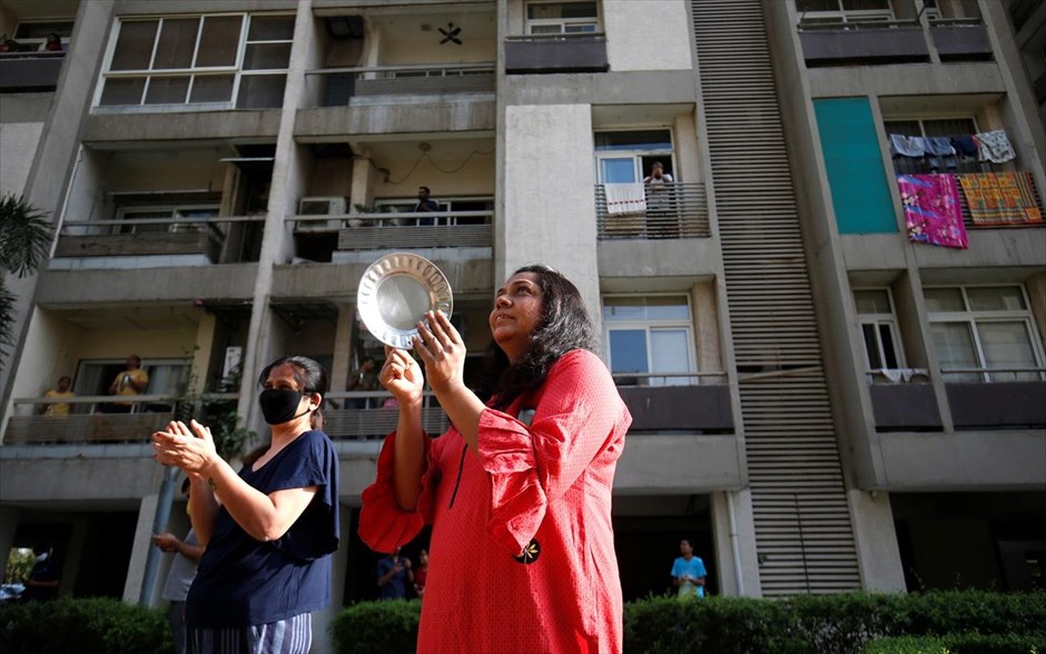 Κορωνοϊός: Ο κόσμος ευχαριστεί τους ήρωες της πρώτης γραμμής . Αχμπανταμπάντ&nbsp;