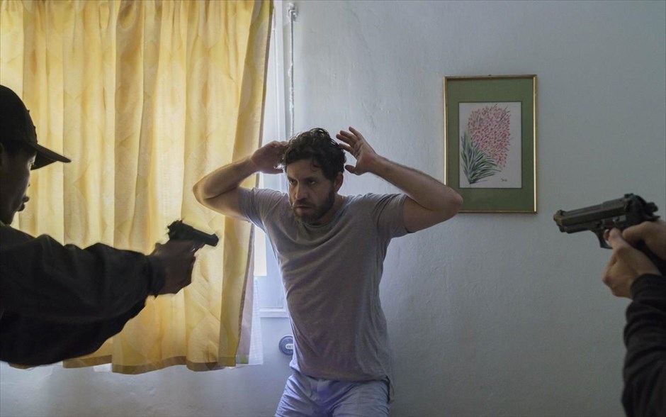 «Αβάνα, η Πόλη των Κατασκόπων». Η περιπέτεια μυστηρίου του Ολιβιέ Ασαγιάς, με τους Πενέλοπε Κρουζ και Γκαέλ Γκαρσία Μπερνάλ, μας μεταφέρει στην Αβάνα της δεκαετίας του ’90, όπου ένας Κουβανός πιλότος κλέβει ένα αεροπλάνο και εγκαταλείπει τη χώρα, αφήνοντας πίσω τη σύζυγο και την κόρη του.