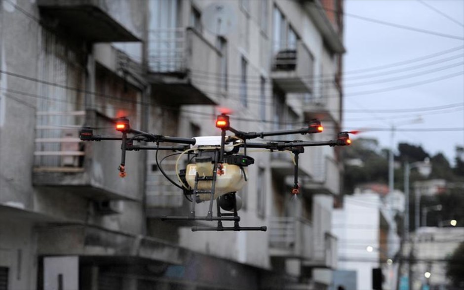 Ρομπότ και drone στη μάχη κατά του κορωνοϊού . Απολύμανση στο&nbsp;Ταλκαχουάνο