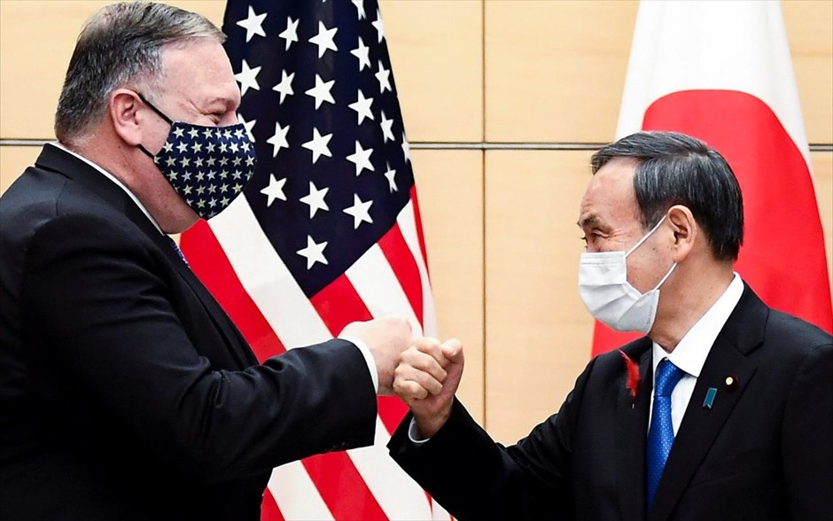Επίσκεψη Πομπέο στην Ιαπωνία. Ως «δύναμη για το καλό» χαρακτήρισε το νέο πρωθυπουργό της Ιαπωνίας Γιοσιχίντε Σούγκα, ο Αμερικανός υπουργός Εξωτερικών Μάικ Πομπέο