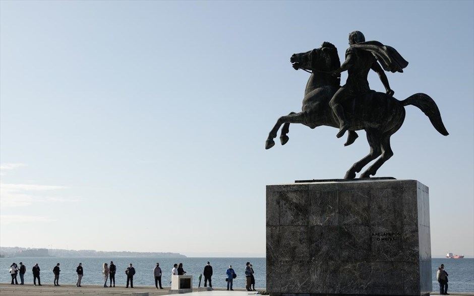 Άγαλμα Μεγάλου Αλεξάνδρου. Δωρεάν rapid test για την COVID-19 απο τον ΕΟΔΥ στη νεα παραλία Θεσσαλονίκης