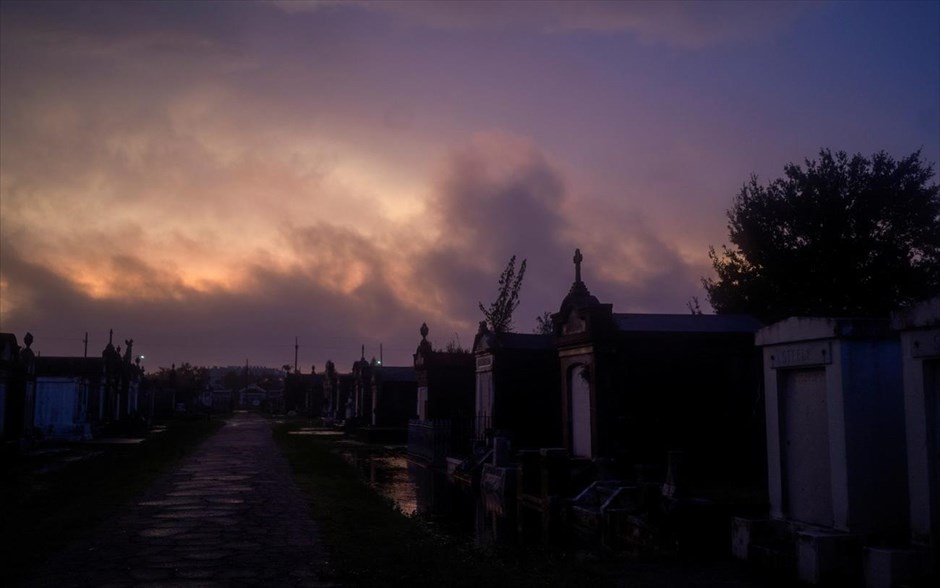 Κοιμητήριο Λαφαγιέτ . Όψη του νεκροταφείου Λαφαγιέτ μετά το πέρασμα του τυφώνα Ζέτα στη Νέα Ορλεάνη, Λουιζιάνα, ΗΠΑ
