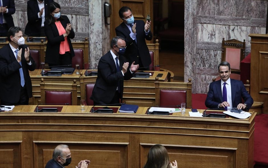 POY 2020. Ο Πρωθυπουργός Κυριάκος Μητσοτάκης, εμφανώς ικανοποιημένος, λίγο μετά το τέλος της συζήτησης για τον Προϋπολογισμό του 2021 στην Ολομέλεια της Βουλής