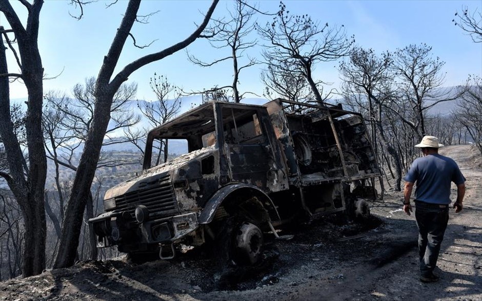 POY 2020. Η μεγάλη πυρκαγιά που ξέσπασε στις Κεχριές Κορινθίας, έκαψε χιλιάδες στρέμματα δασικών και καλλιεργήσιμων εκτάσεων, ενώ ζημιές αναφέρθηκαν και σε αρκετά σπίτια των οικισμών απ΄ όπου πέρασε η φωτιά