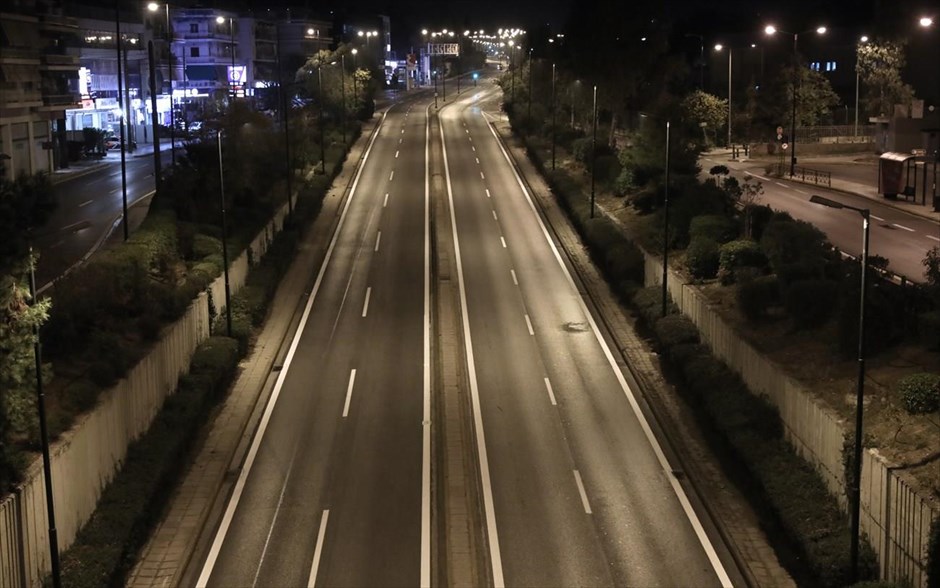 POY 2020. Πρώτο βράδυ εφαρμογής της απαγόρευσης κυκλοφορίας στην Αθήνα
