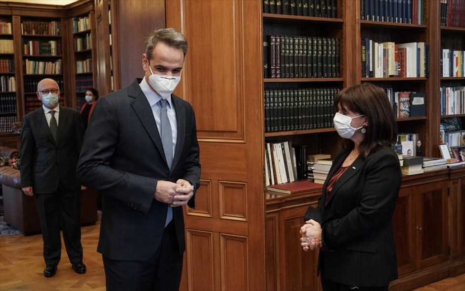 Συνάντηση της Κατερίνας Σακελλαροπούλου με τον πρωθυπουργό Κυριάκο Μητσοτάκη. Συνάντηση της ΠτΔ, Κατερίνας Σακελλαροπούλου, με τον πρωθυπουργό, Κυριάκο Μητσοτάκη
