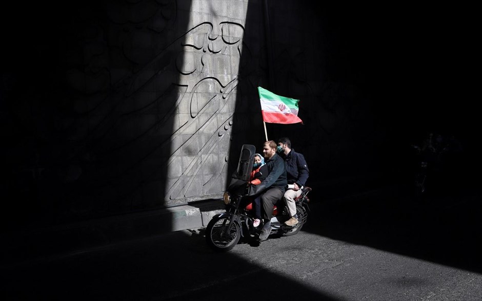 42η επέτειος της επανάστασης στο Ιράν. 42η επέτειος της επανάστασης στο Ιράν