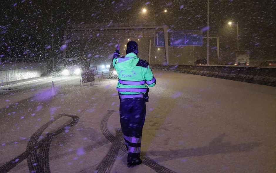 Χιόνι- χιονόπτωση- καιρός- κρύο- Αθήνα-Αστυνομία. 