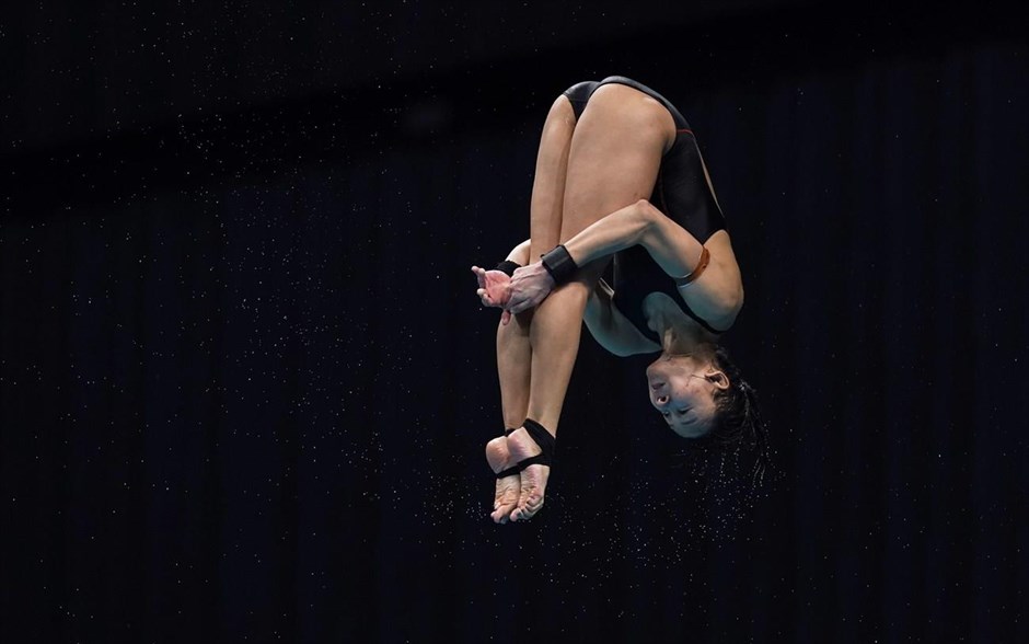 Αγώνισμα κατάδυσης . Η Pandelela Pamg της Μαλαισίας σε δράση κατά τη διάρκεια του τελικού της πλατφόρμας των 10 μέτρων στους Ολυμπιακούς αγώνες του Τόκιο 2020