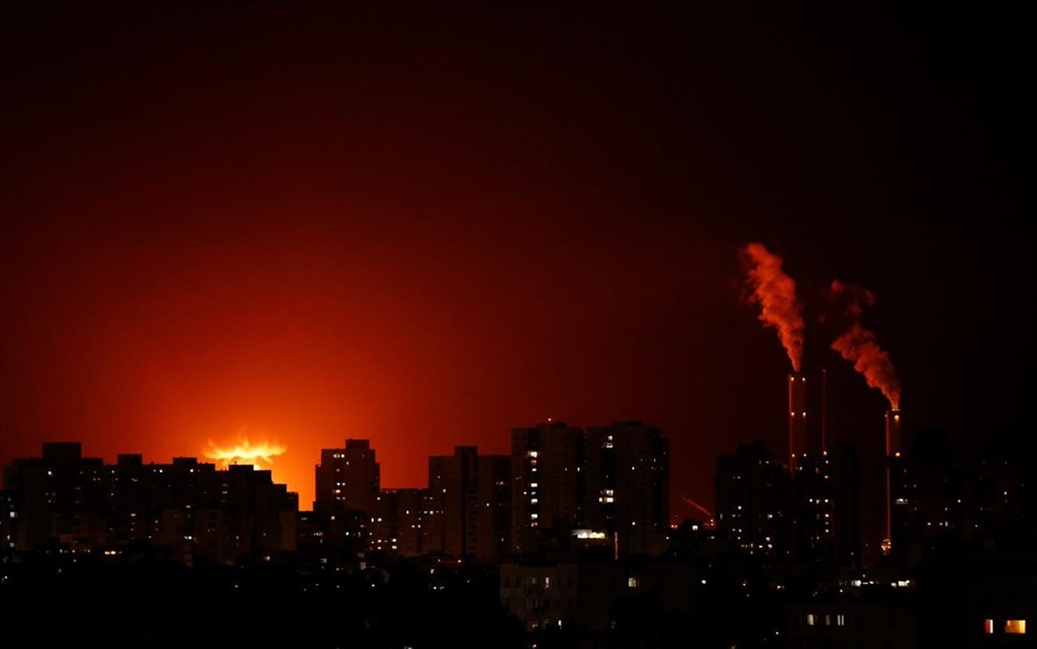 Συγκρούσεις στη Γάζα . Κτίρια βομβαρδίζονται στην λωρίδα της Γάζας στο Ισραήλ κατα την διάρκεια συκρούσεων μεταξύ Ισραηλιτών και Παλαιστινίων