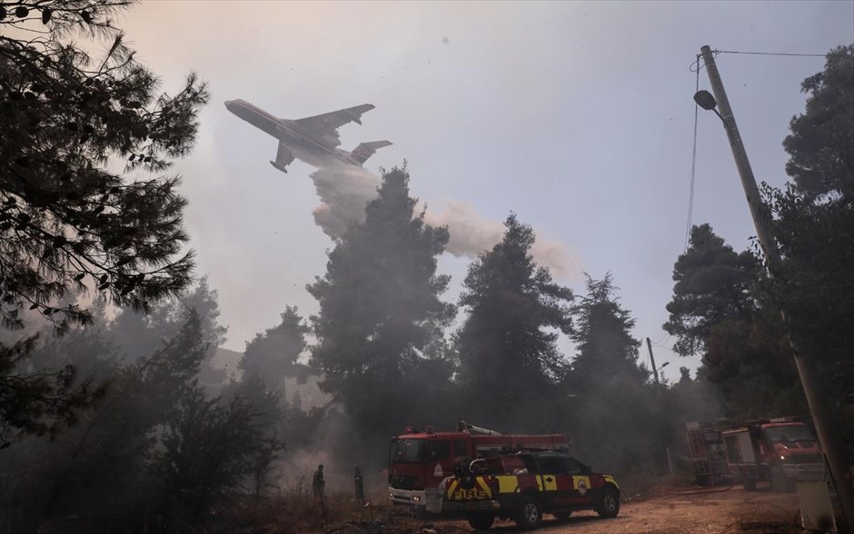 Κατάσβεση πυρκαγιάς στην Σταμάτα Αττικής . Κατάσβεση πυρκαγιάς στην Σταμάτα Αττικής 