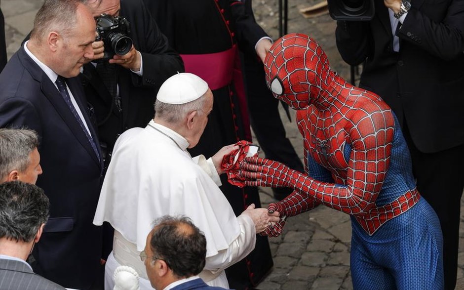 POY 2021. Συνάντηση του&nbsp;Πάπα&nbsp;Φραγκίσκου με τον Spiderman.