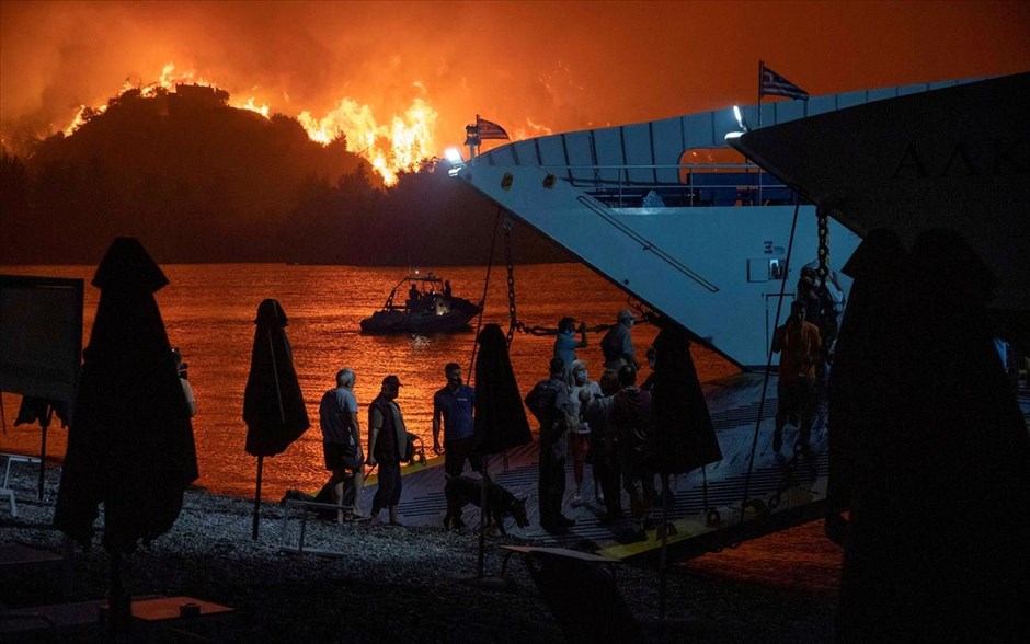 POY 2021. Εκκένωση του χωριού Λίμνη στην Εύβοια.