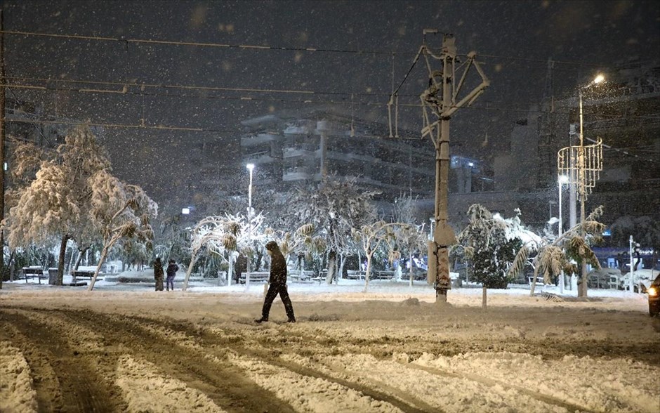 Χιονόπτωση - Αθήνα - Νέος Κόσμος. 