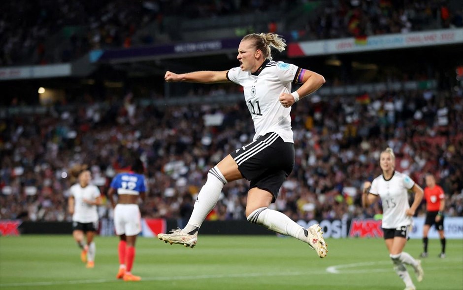 Η Γερμανία στον τελικό. Η Γερμανία απέκλεισε τη Γαλλία και προκρίθηκε στον τελικό του Euro Γυναικών, όπου θα αντιμετωπίσει την Αγγλία.
