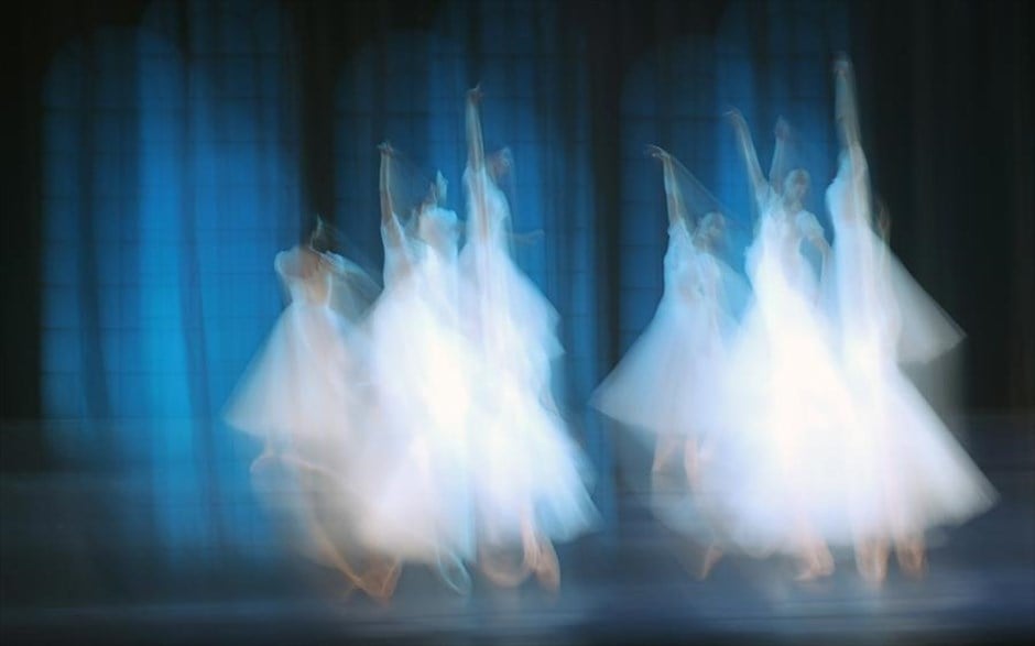 Πρόβα τζενεράλε . Στιγμιότυπο από την πρόβα τζενεράλε της παράστασης «Forever Timeless», στο Θέατρο Μπολσόι στη Μόσχα. 