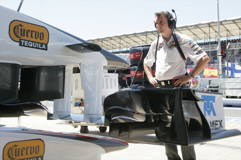 F1: Ανασκόπηση του 2012 #2. Στις 3 Φεβρουαρίου οι δρόμοι της Sauber και του Τζέιμς Κι χώρισαν καθώς ο πρώην πλέον τεχνικός επικεφαλής αποφάσισε να παραιτηθεί. Περίπου επτά μήνες μετά (6 Σεπτεμβρίου) ανακοινώθηκε η συνεργασία του με την Scuderia Toro Rosso, όπου ανέλαβε χρέη τεχνικού επικεφαλής στη θέση του Τζόρτζιο Ασκανέλι. SAUBER MOTORSPORT AG