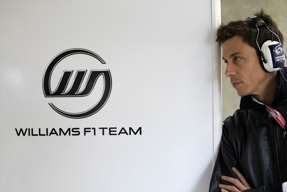 F1: Ανασκόπηση του 2012 #19. Στα τέλη Ιουλίου, αναβαθμίστηκε ο ρόλος του Τότο Γουλφ στην Williams. Ο Αυστριακός αναλαμβάνει τη θέση του εκτελεστικού διευθυντή και θα συνεργάζεται πλέον στενά με τον Φρανκ Γουΐλιαμς στην πορεία της Βρετανικής ομάδας. WILLIAMS F1/ LAT PHOTOGRAPHIC/GLENN DUNBAR