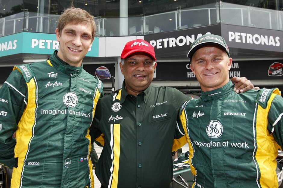 F1: Ανασκόπηση του 2012 #35. Την πρόθεσή του να αποχωρήσει από την ηγεσία και τη θέση του επικεφαλής της ομάδας της Caterham στο τέλος της χρονιάς εξέφρασε στις αρχές Νοεμβρίου ο Τόνι Φερνάντες. Νέος επικεφαλής ορίστηκε ο 35χρονος Γάλλος Cyril Abiteboul. CATERHAM F1/LAT PHOTOGRAPHIC/CHARLES COATES