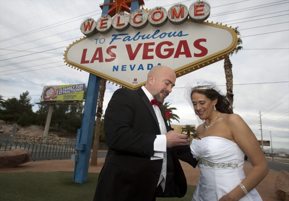 12-12-12 #6. Λόγω της ημέρας στο Λας Βέγκας τελέστηκε πολύ μεγάλος αριθμός γάμων.