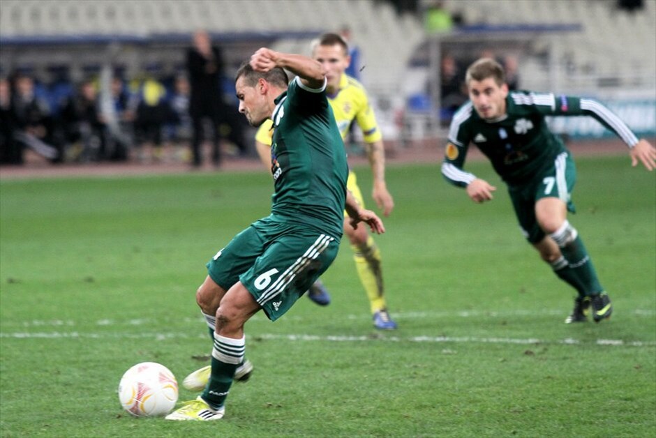 Europa League: Παναθηναϊκός - Μάριμπορ 1-0 #6. Στο δεύτερο πέναλτι που κέρδισε ο Παναθηναϊκός και χτύπησε πάλι ο Βιτόλο, ο Ισπανός ήταν εύστοχος.