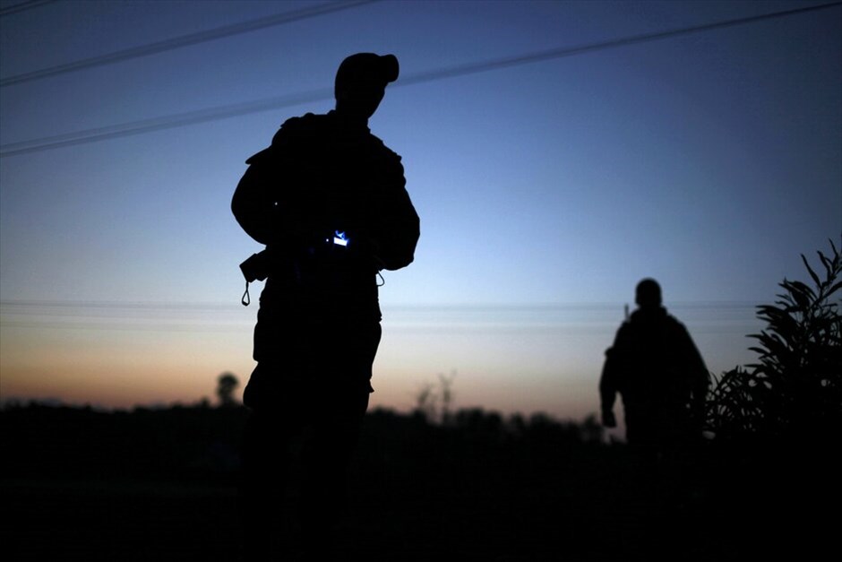Συνεχίζεται το ισραηλινό σφυροκόπημα της Γάζας #11. Εκρήξεις και μαύροι καπνοί καλύπτουν τον ουρανό της πόλης της Γάζας, όπου συνεχίζονται για έκτη ημέρα οι ισραηλινές αεροπορικές επιδρομές. Τουλάχιστον 86 παλαιστίνιοι έχουν χάσει μέχρι στιγμής τη ζωή τους μεταξύ των οποίων 23 παιδιά. Τρεις νεκρούς μετράει και το Ισραήλ, απο τις ρίψεις ρουκετών στο έδαφός του.