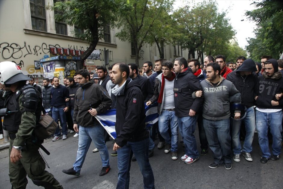 Κορύφωση εκδηλώσεων για το Πολυτεχνείο #5. Κορυφώνονται σήμερα οι εκδηλώσεις μνήμης και τιμής για την εξέγερση του Πολυτεχνείου. Λίγο μετά τις 3 μ.μ. ξεκίνησε από το Πολυτεχνείο η καθιερωμένη πορεία προς την αμερικανική πρεσβεία.