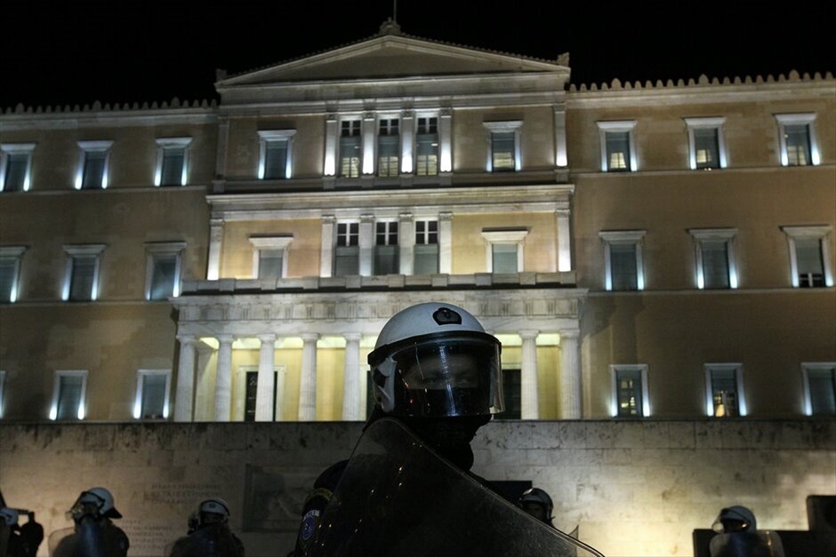 Συγκέντρωση διαμαρτυρίας ΓΣΕΕ- ΑΔΕΔΥ στο Σύνταγμα ενάντια στον Προϋπολογισμό #2. 