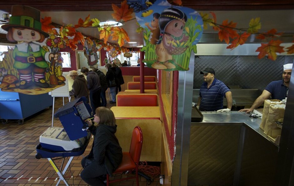 Προεδρικές Εκλογές ΗΠΑ: Τα πιο «περίεργα» εκλογικά κέντρα #3. Μεξικάνικο εστιατόριο στο Σικάγο.