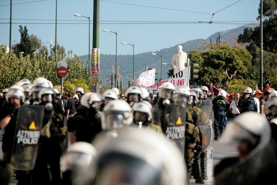 Συγκεντρώσεις και πορείες στο κέντρο της Αθήνας #13. Πορεία ΓΣΕΕ-ΑΔΕΔΥ.