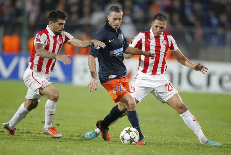 Champions League: Μονπελιέ - Ολυμπιακός 1-2 #7. Οι Πάολο Μασάδο και Χοσέ Χολέμπας μαρκάρουν τον Τζαμέλ Σαϊί.