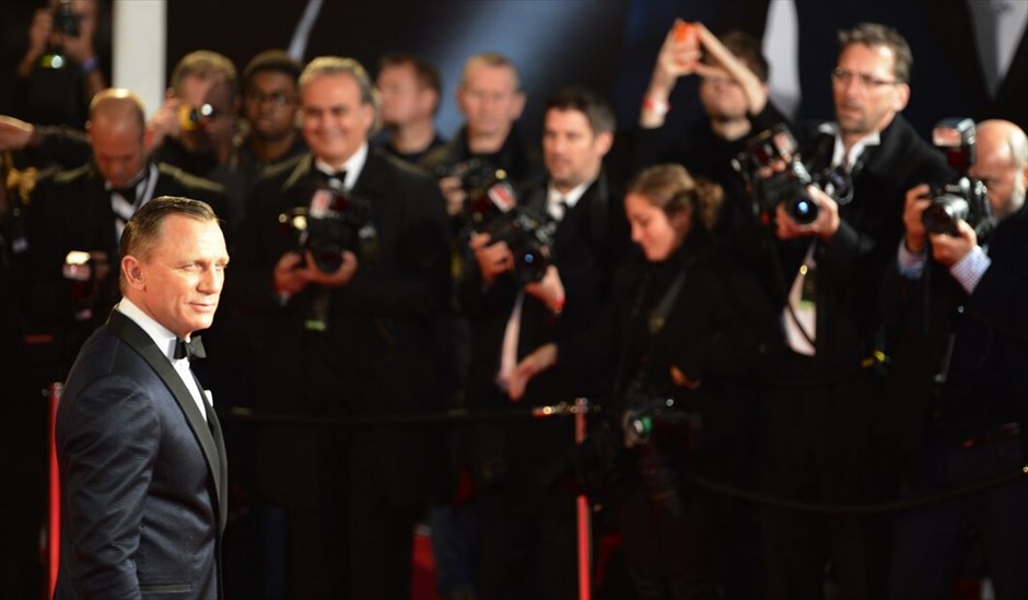 Λονδίνο: Παγκόσμια πρεμιέρα του «Skyfall» #1. Ο Ντάνιελ Κρεγκ καταφθάνει στην παγκόσμια πρεμιέρα του «Skyfall» στο Ρόγιαλ Αλμπερτ Χολ.