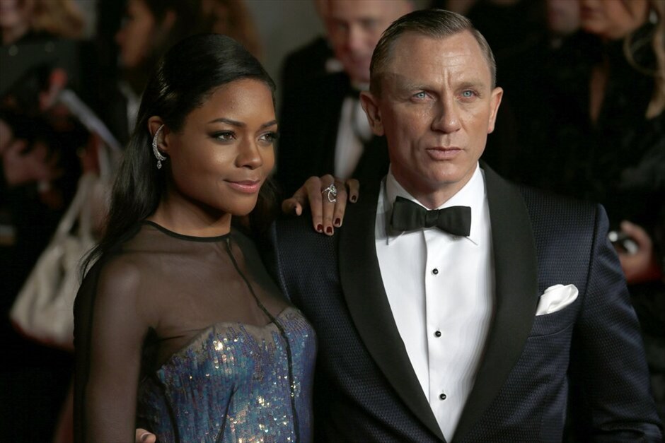 Λονδίνο: Παγκόσμια πρεμιέρα του «Skyfall» #8. Ο Ντάνιελ Κρεγκ με το έτερο Βond girl, Ναόμι Χάρις.