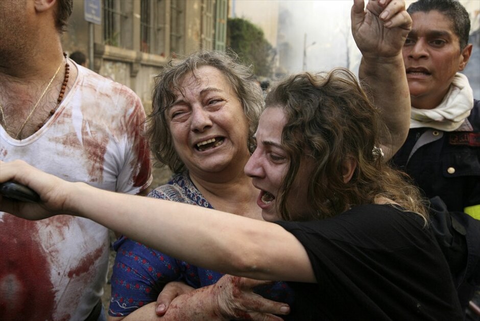 Φονική έκρηξη στη Βηρυτό #8. Έκρηξη παγιδευμένου αυτοκινήτου σημειώθηκε στην κεντρική Βηρυτό στη διάρκεια της ώρας αιχμής, με αποτέλεσμα να σκοτωθούν δύο άνθρωποι και να τραυματιστούν 15, σύμφωνα με πηγές στις υπηρεσίες ασφαλείας. Η έκρηξη σημειώθηκε σε ώρα αιχμής, στην πλατεία Σασίν, πολυσύχναστο σημείο της ανατολικής περιοχής Ασχραφίγια, όπου διαμένουν κυρίως χριστιανοί.