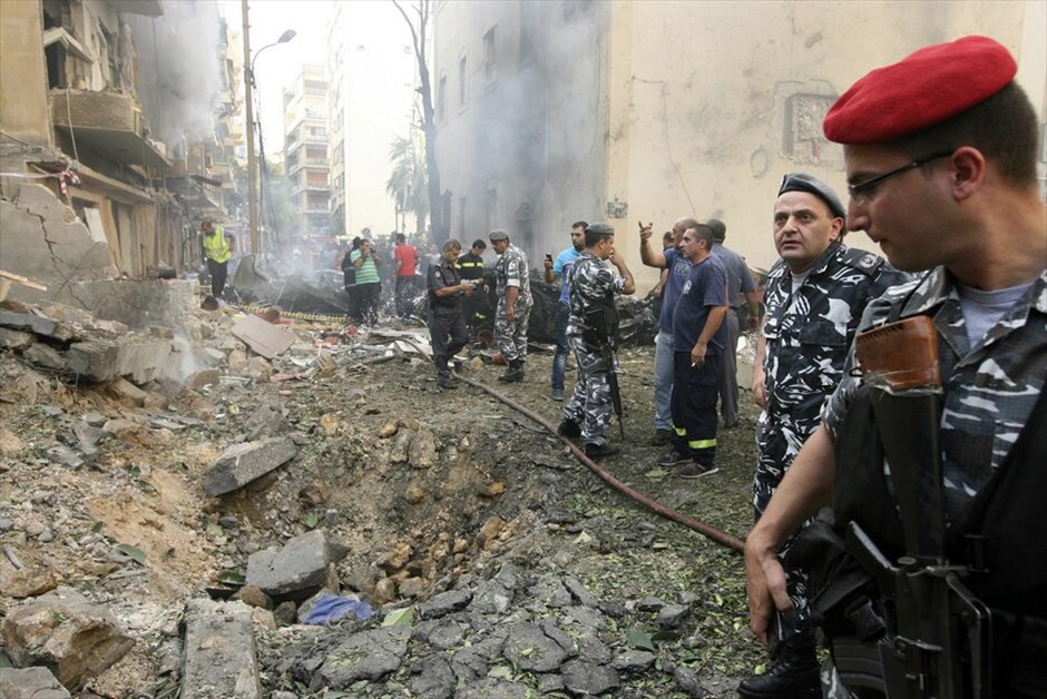 Φονική έκρηξη στη Βηρυτό #13. Έκρηξη παγιδευμένου αυτοκινήτου σημειώθηκε στην κεντρική Βηρυτό στη διάρκεια της ώρας αιχμής, με αποτέλεσμα να σκοτωθούν δύο άνθρωποι και να τραυματιστούν 15, σύμφωνα με πηγές στις υπηρεσίες ασφαλείας. Η έκρηξη σημειώθηκε σε ώρα αιχμής, στην πλατεία Σασίν, πολυσύχναστο σημείο της ανατολικής περιοχής Ασχραφίγια, όπου διαμένουν κυρίως χριστιανοί.
