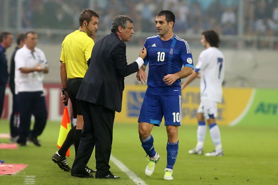 Προκριματικά Μουντιάλ 2014: Ελλάδα - Βοσνία 0-0 #2. Ιστορική στιγμή για τον Γιώργο Καραγκούνη, ο οποίος με την είσοδό του στο γήπεδο στο δεύτερο ημίχρονο έφτασε τις 121 εμφανίσεις με το εθνόσημο στο στήθος.