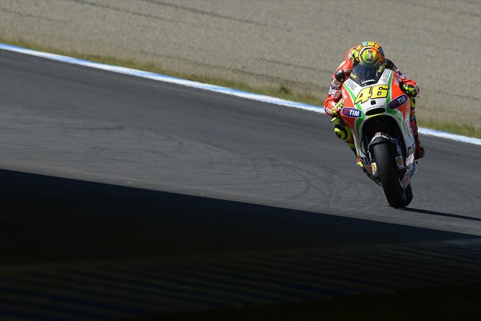 MotoGP: Οι ελεύθερες δοκιμές της Παρασκευής στην Ιαπωνία #8. Ο Βαλεντίνο Ρόσι (Ducati) κατά την διάρκεια της δεύτερης περιόδου των ελεύθερων δοκιμών. DUCATI