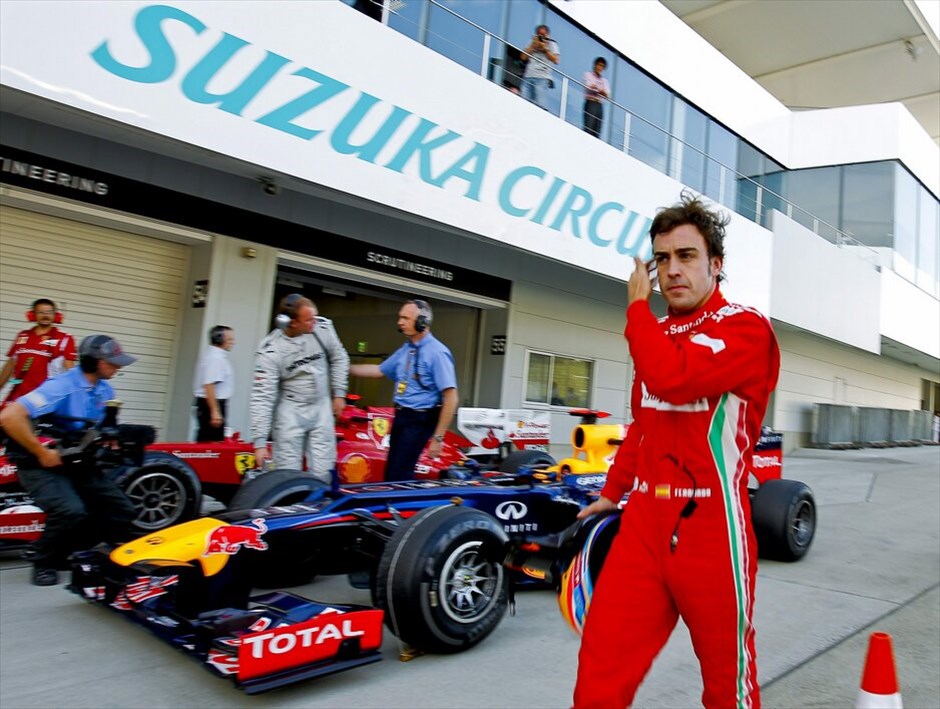 Formula 1: Οι ελεύθερες δοκιμές στο GP της Ιαπωνίας #5. Ο Φερνάντο Αλόνσο (Ferrari) μετά το τέλος των ελεύθερων δοκιμών.