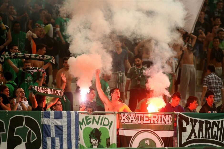 Europa League: Παναθηναϊκός - Τότεναμ 1-1 #7. Φίλαθλοι του Παναθηναϊκού μετά την επίτευξη του γκολ των «πρασίνων».