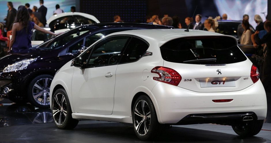 Σαλόνι Αυτοκινήτου στο Παρίσι #42. Το 208 GTi περνάει στην παραγωγή και εφοδιάζεται με τον υπερτροφοδοτούμενο βενζινοκινητήρα 1.600, ισχύος 200 ίππων και ροπής 247 Nm.