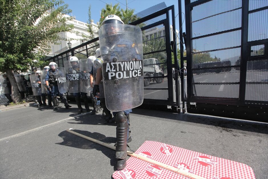 Απεργιακές συγκεντρώσεις στο κέντρο της Αθήνας (ανανέωση) #4. Συγκέντρωση της ΓΣΕΕ-ΑΔΕΔΥ στο Πεδίον του