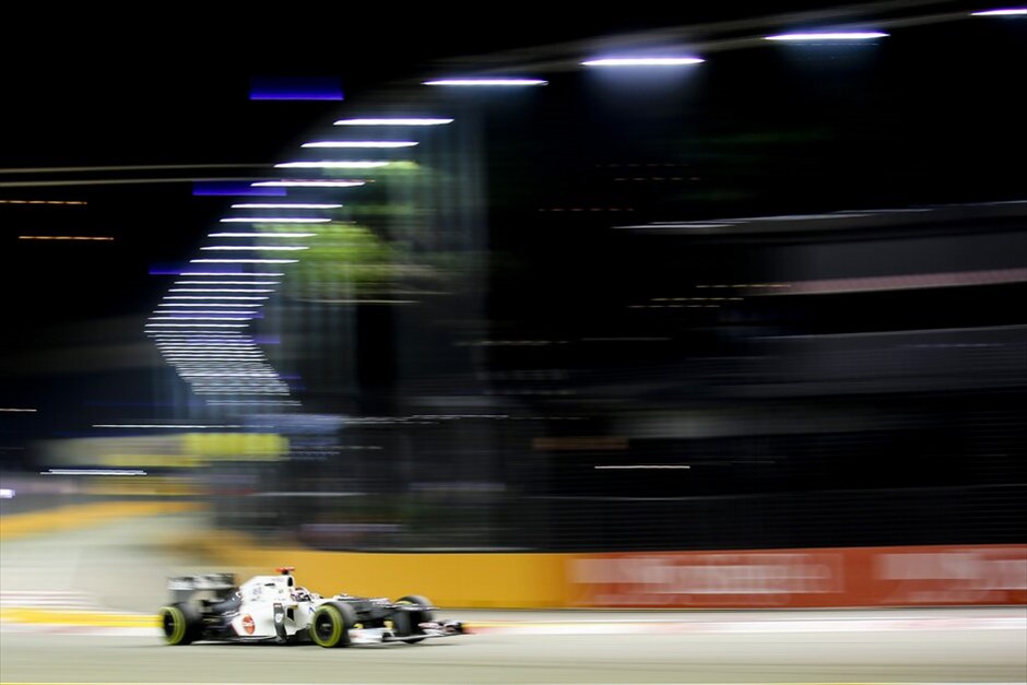 Formula 1: Οι ελεύθερες δοκιμές της Παρασκευής στη Σιγκαπούρη #3. Καμούι Κομπαγιάσι (Sauber-Ferrari) στην πίστα.