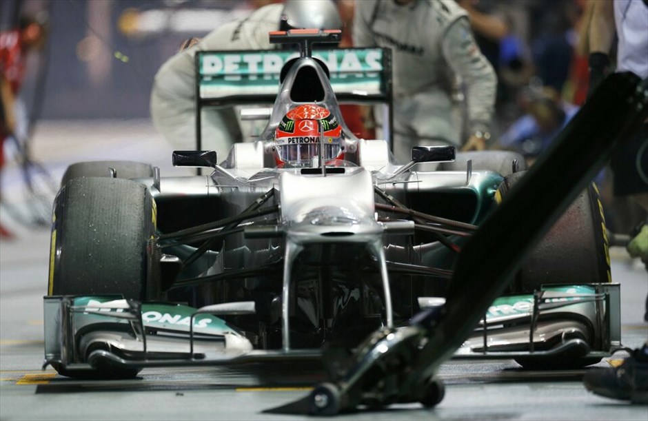 Formula 1: Οι ελεύθερες δοκιμές της Παρασκευής στη Σιγκαπούρη #19. Ο Μίκαελ Σουμάχερ (Mercedes) επιστρέφει στα πιτς της ομάδας του.