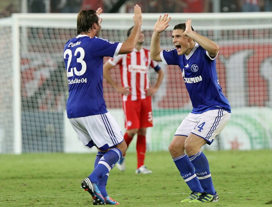 Champions League: Ολυμπιακός - Σάλκε 1-2 #2. Ο Κυριάκος Παπαδόπουλος πανηγυρίζει μαζί με τον Κρίστιαν Φουκς τη νίκη της Σάλκε επί του Ολυμπιακού.