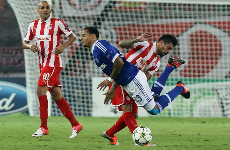 Champions League: Ολυμπιακός - Σάλκε 1-2 #13. Μονομαχία Μασάντο (Ολυμπιακός) – Τζόουνς.