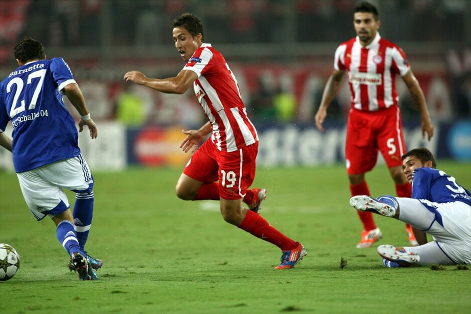 Champions League: Ολυμπιακός - Σάλκε 1-2 #22. Ο Νταβίντ Φουστέρ του Ολυμπιακού σε φάση κατά την διάρκεια του αγώνα.