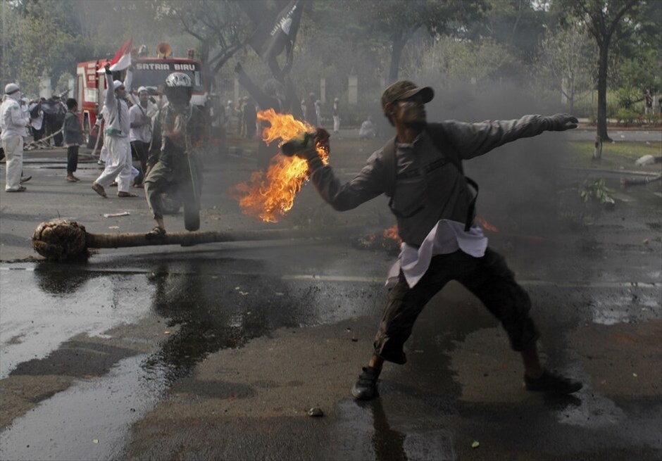 Μουσουλμανικός κόσμος: Εντείνονται οι εκδηλώσεις οργής κατά της ταινίας  #88. Τζακάρτα - Ινδονησία.