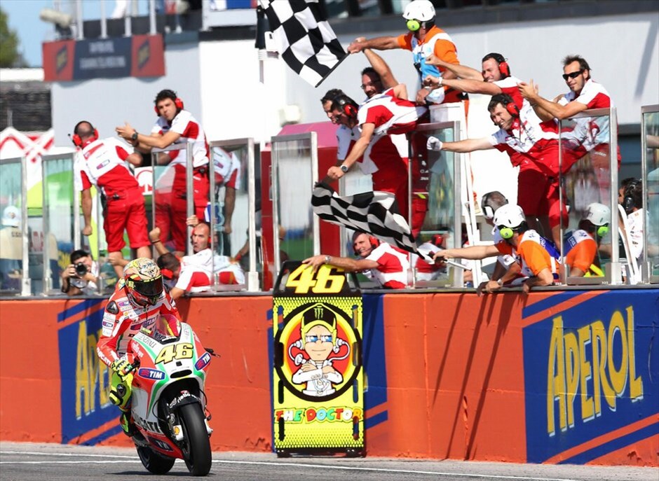 MotoGP: 13ος γύρος  #17. Παρά το γεγονός ότι θα αποχωρήσει από την Ducati μετά την ολοκλήρωση του φετινού πρωταθλήματος, ο Ρόσι προσπαθεί να ανεβάσει την Ιταλική ομάδα όσο πιο ψηλά μπορεί.