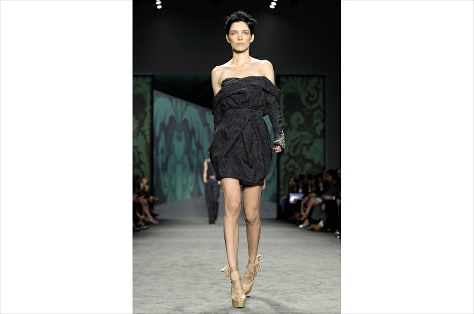Νέα Υόρκη – Εβδομάδα Μόδας - Vera Wang #12. Στιγμιότυπα από την επίδειξη της συλλογής Ανοιξη–Καλοκαίρι 2013 της Vera Wang, στην Εβδομάδα Μόδας της Νέας Υόρκης.