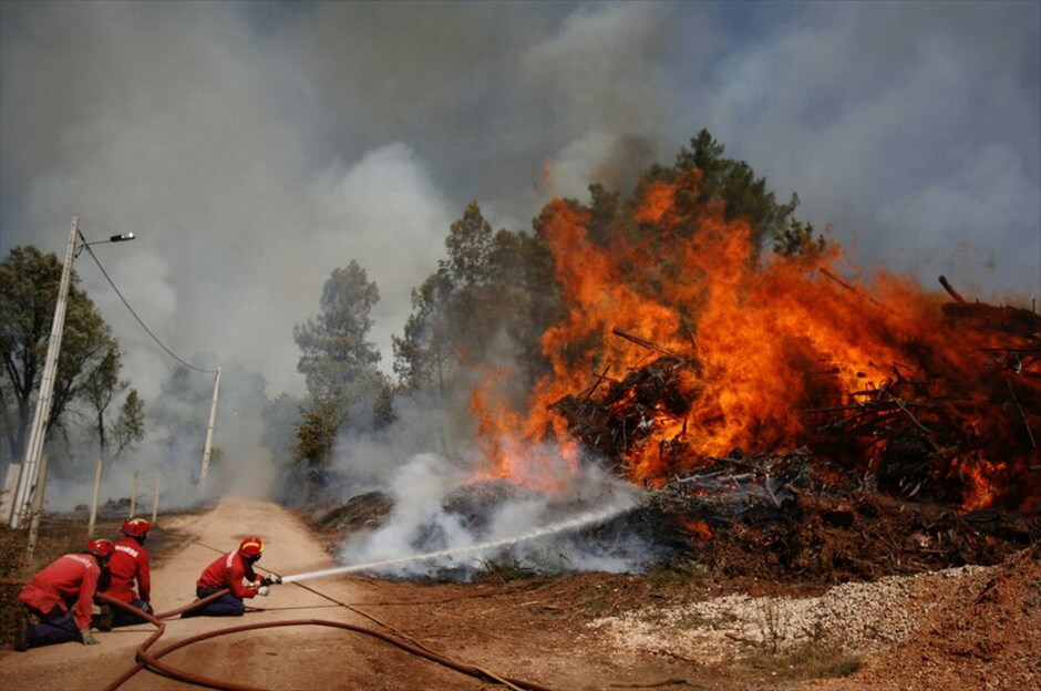 Πορτογαλία: 700 χιλιάδες στρέμματα δασικής έκτασης στις φλόγες #4. Αλβαϊαζέρε, Ούρεμ –